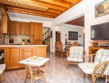 Ferienhaus Fernandas Traditional 2 Floor House