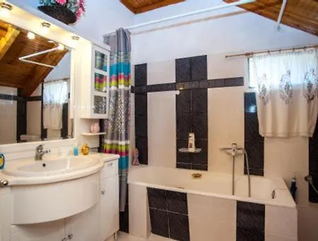 Fernandas Traditional 2 Floor House * Poros (Kefalonia)