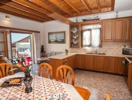 Fernandas Traditional 2 Floor House Σπίτι διακοπών Πόρος